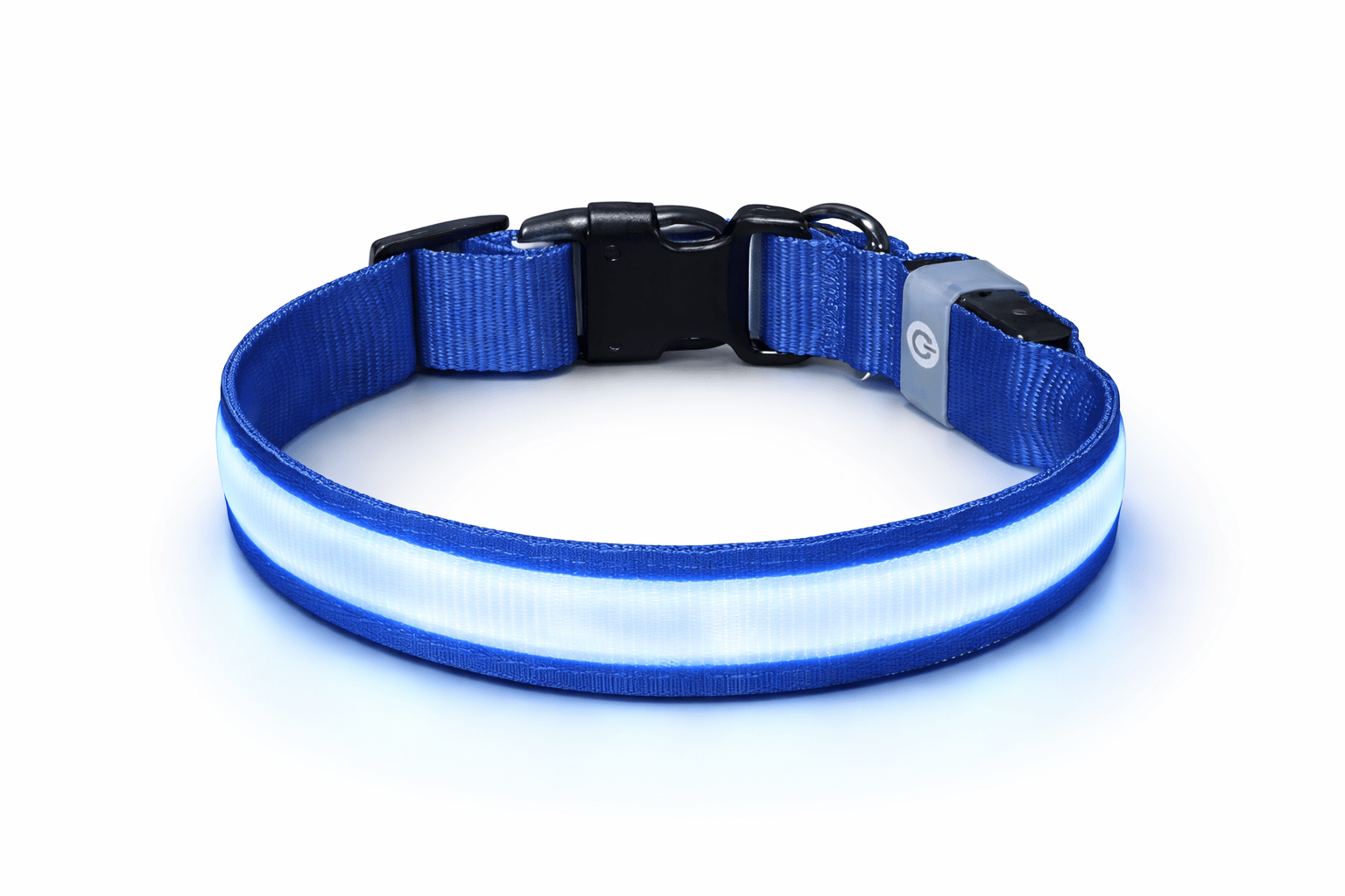 Gerade im Winter ein echter Gamechanger: Hund sichtbar, du entspannter, alle sicherer unterwegs. Ich mag’s, weil es simpel funktioniert und man nicht jedes Mal diskutieren muss, ob man den Hund „da hinten“ noch sieht.